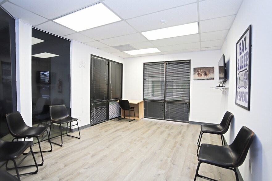 More Photos Of 2222 S Dobson Rd, Mesa Loft Creative Space For Lease