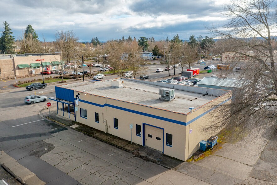 More Photos Of 2195 Fairgrounds Rd NE, Salem Freestanding For Lease