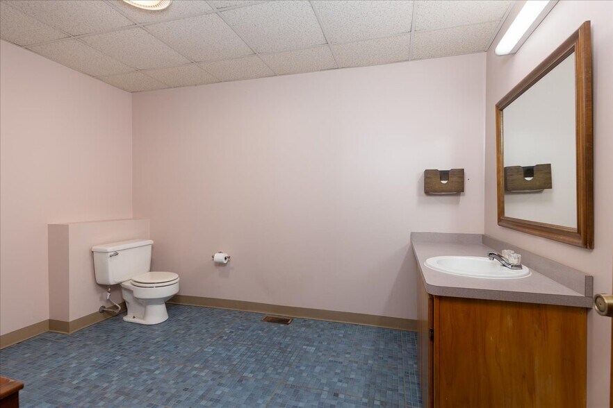More Photos Of 1091 Jamison Rd, Elma Office For Sale