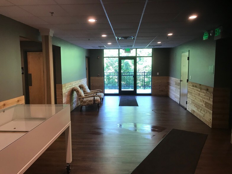 More Photos Of 871 S Arbor Vitae, Edwardsville General Retail For Lease