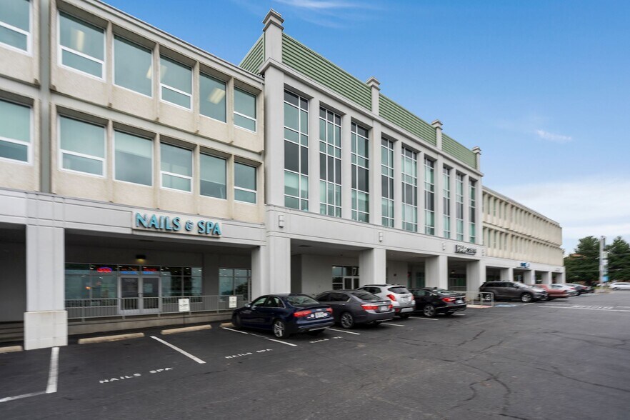 More Photos Of 7115 Leesburg Pike, Falls Church Office For Lease