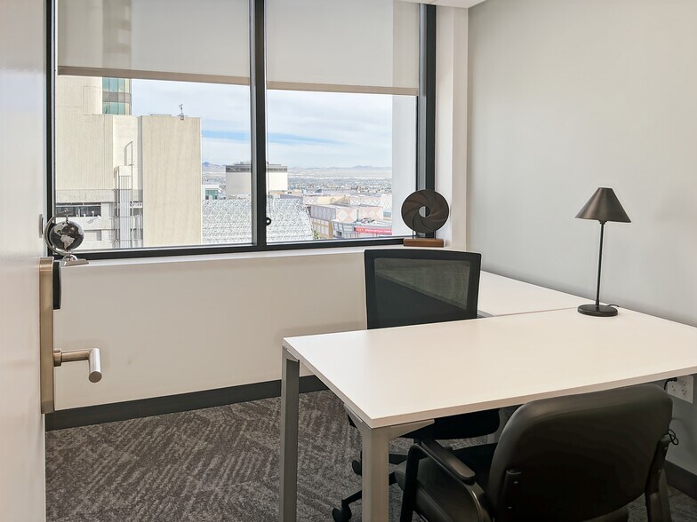More Photos Of 302 E Carson Ave, Las Vegas Coworking Space