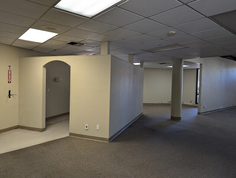 More Photos Of 302 El Paseo Rd, Ojai Office For Sale