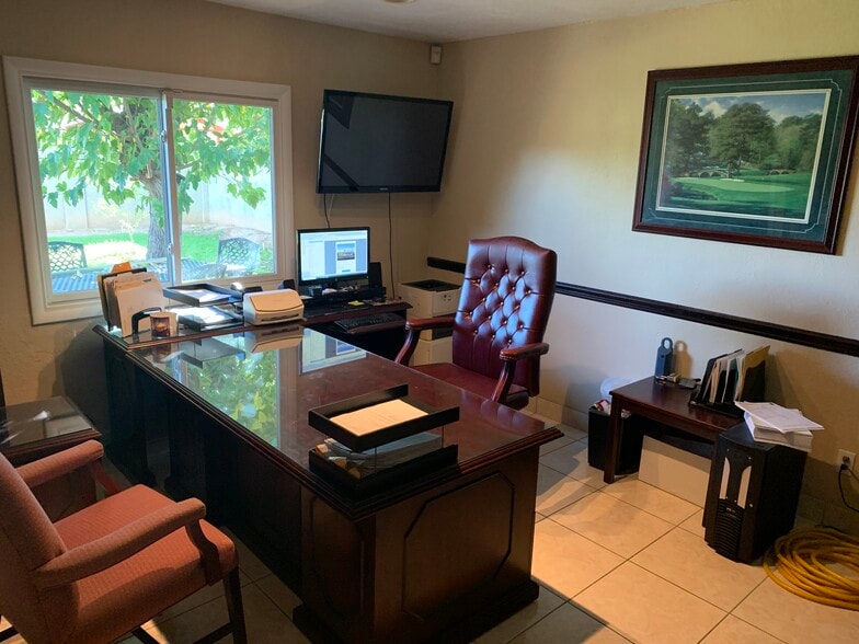 More Photos Of 3333 E Thunderbird Rd, Phoenix Office Residential For Lease