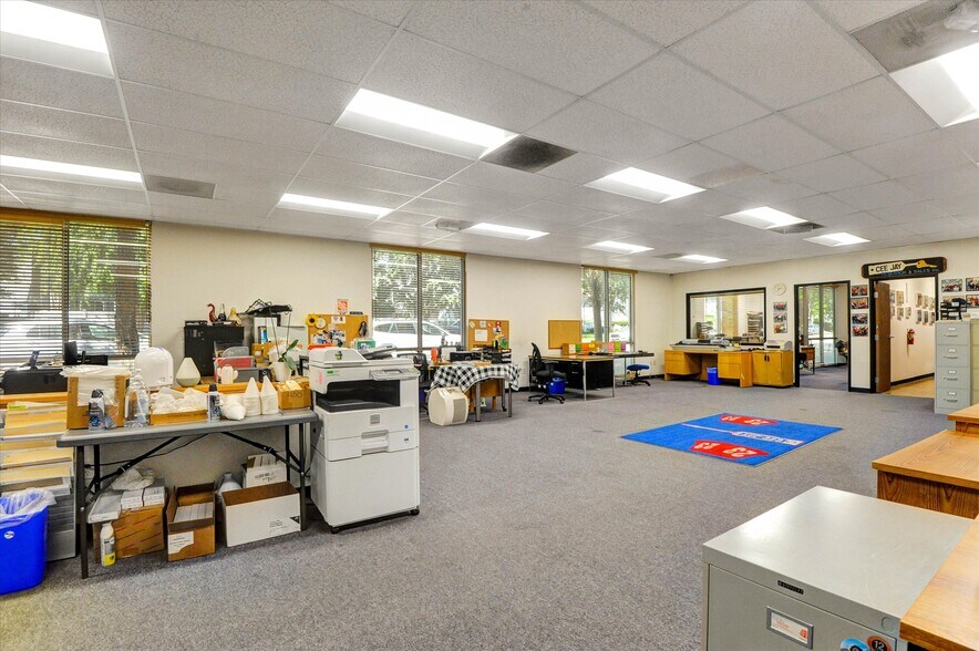 More Photos Of 920 W 10th St, Azusa Warehouse For Sale