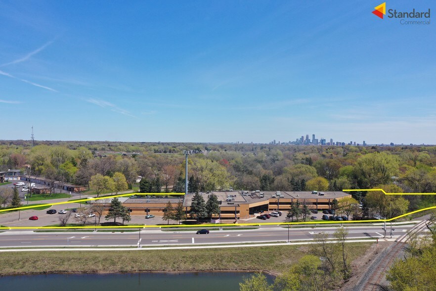 More Photos Of 1710 Douglas Dr N, Golden Valley Flex For Sale