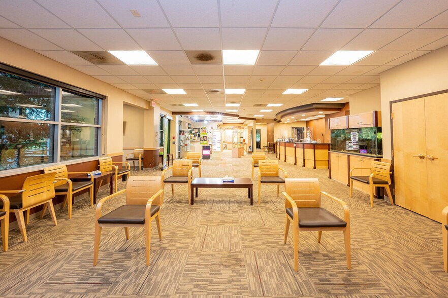 More Photos Of 301-303 Sterling Dr, Orchard Park Medical For Lease