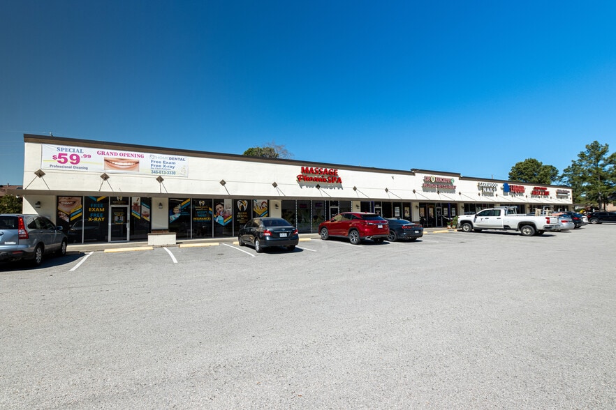 More Photos Of 16143 N Eldridge Pky, Tomball General Retail For Sale