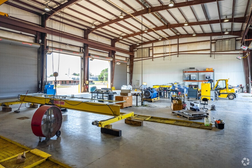 More Photos Of 851 W Harrison Rd, Longview Service For Lease