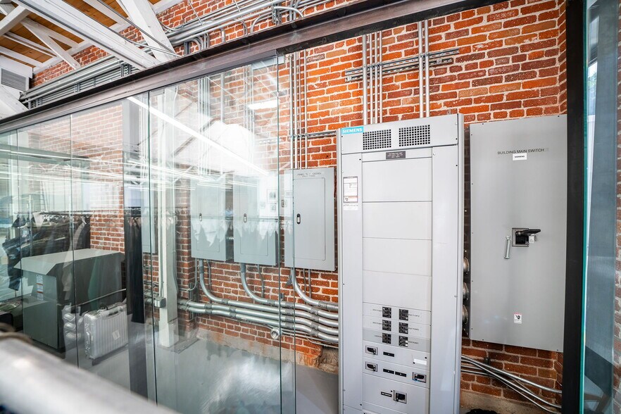 More Photos Of 1359 S Hope St, Los Angeles Warehouse For Sale