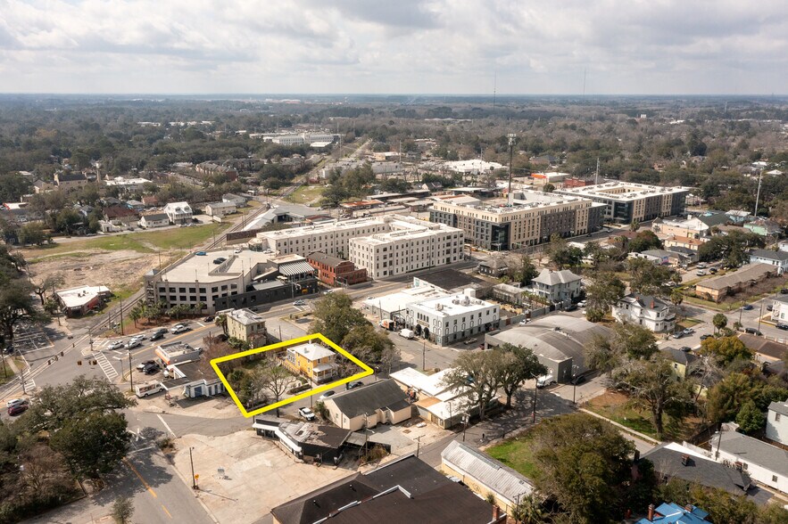More Photos Of 9 W 43rd St, Savannah Office For Lease