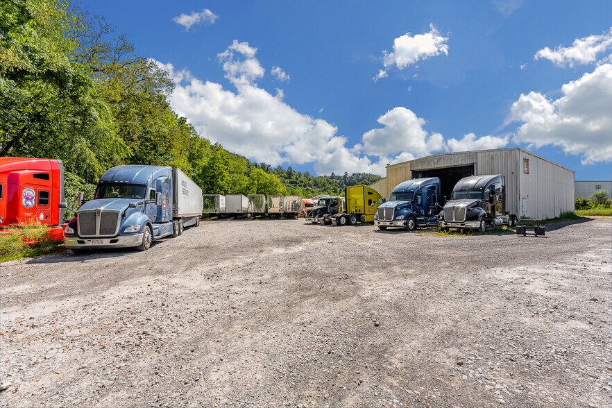 More Photos Of 148 Roush Cir, Fairmont Industrial For Lease