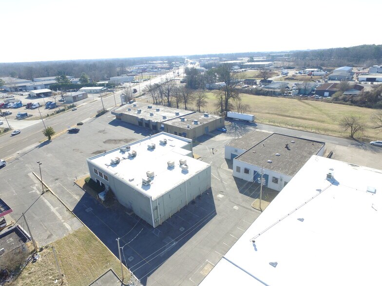 More Photos Of 3523 Lamar Ave, Memphis Office For Lease