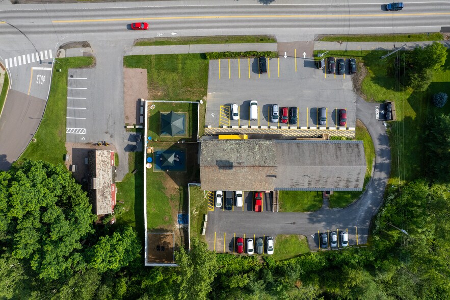 More Photos Of 51 Center Rd, Essex Freestanding For Sale