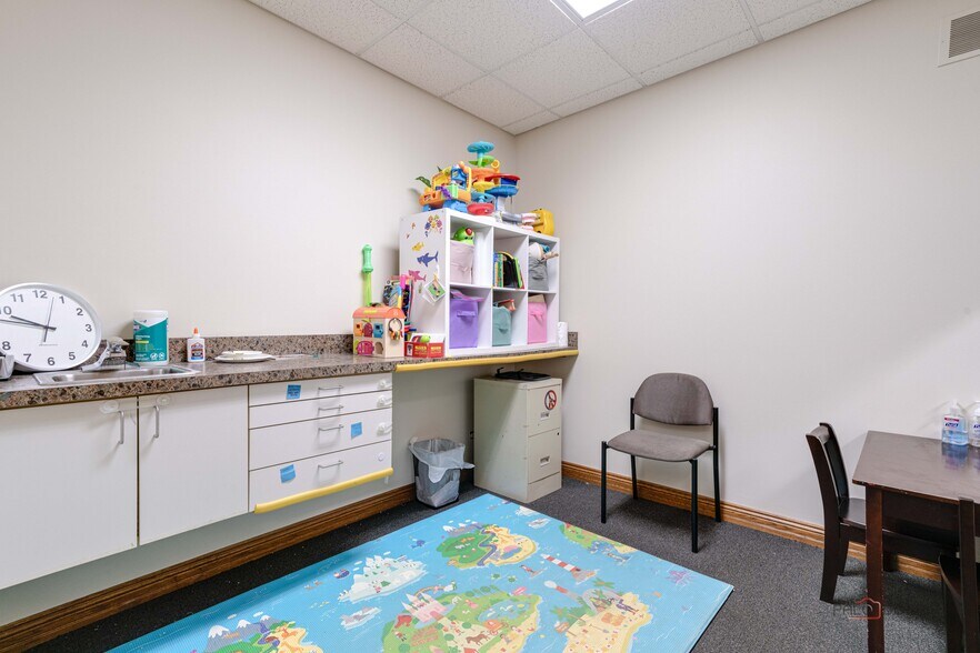 More Photos Of 1017-1019 W Park Ave, Libertyville Medical For Sale