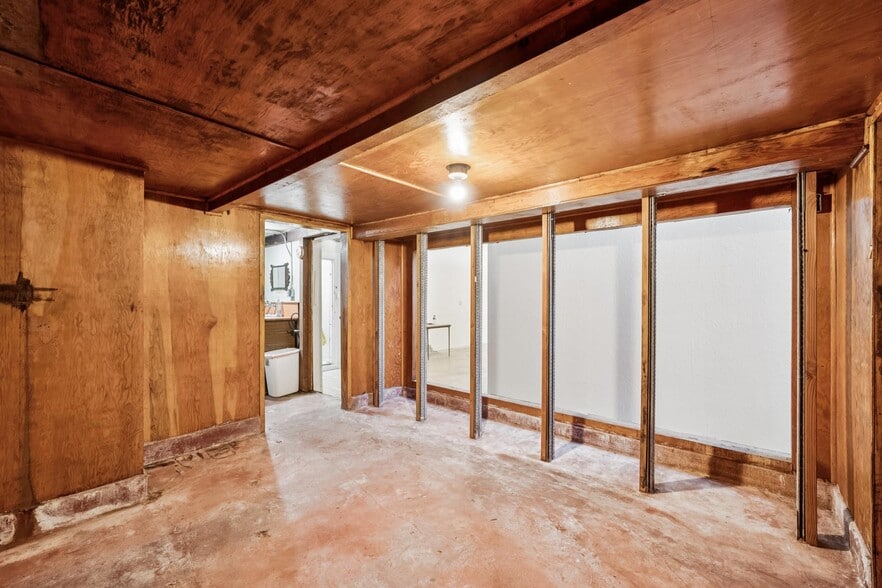 More Photos Of 700 10th Ave, San Francisco General Retail For Sale
