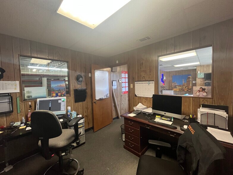 More Photos Of 10646 Gulfdale St, San Antonio Unknown For Lease