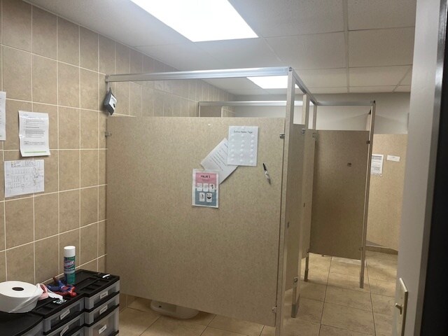 More Photos Of 6925 Parkdale Pl, Indianapolis Medical For Sale