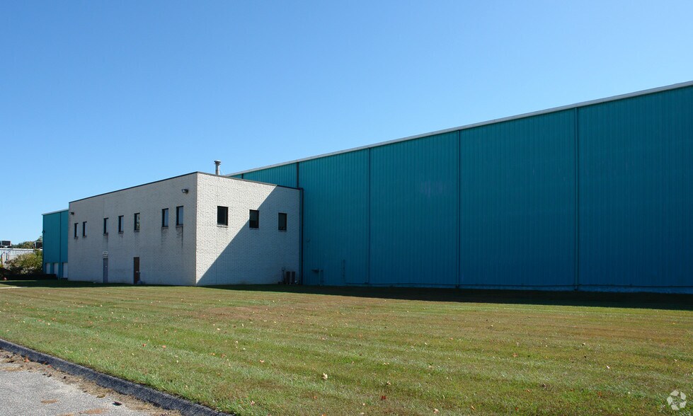 More Photos Of 7247 National Dr, Hanover Warehouse For Lease