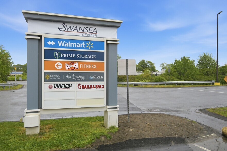 More Photos Of 262 Swansea Mall Dr, Swansea Unknown For Lease