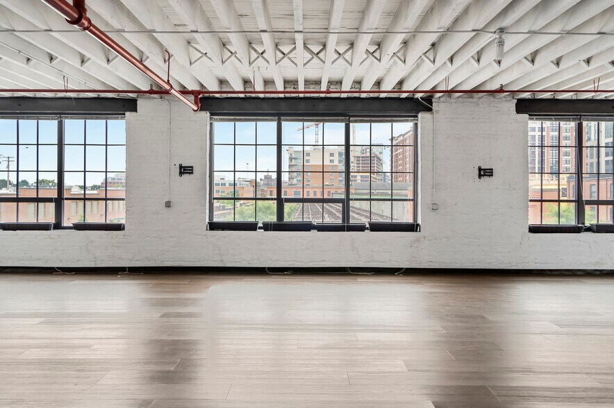 More Photos Of 1434 Fleet St, Baltimore Showroom For Lease