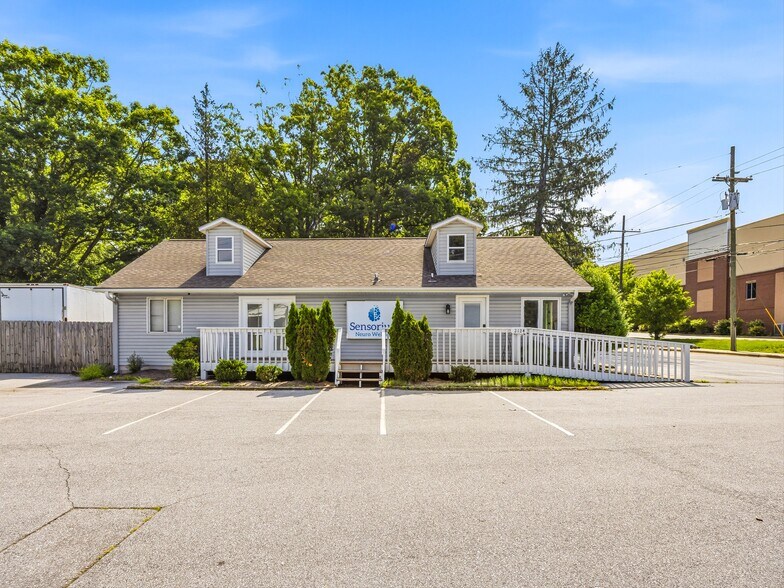 More Photos Of 2124 Hendersonville Rd, Arden Office For Sale