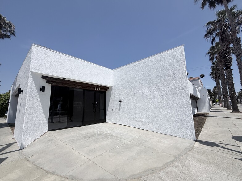 More Photos Of 801-805 Wilshire Blvd, Santa Monica Storefront Retail Office For Lease