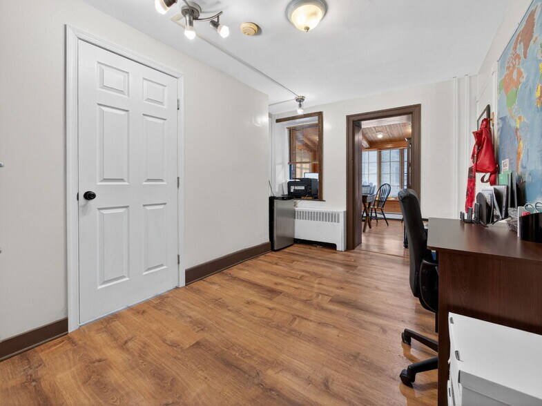 More Photos Of 1434-1436 W Broad St, Quakertown Office For Sale