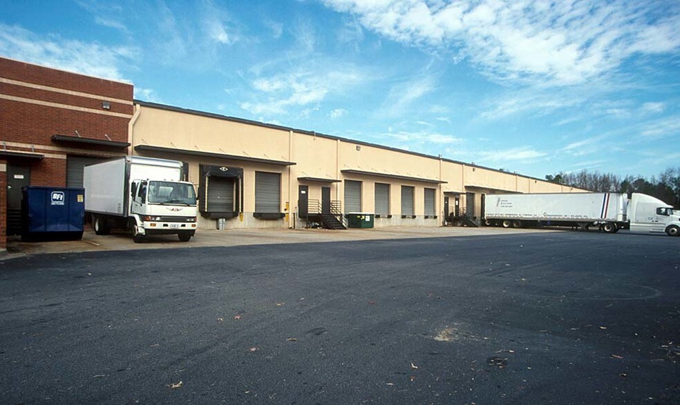 More Photos Of 1675 Lakes Pky, Lawrenceville Warehouse For Lease