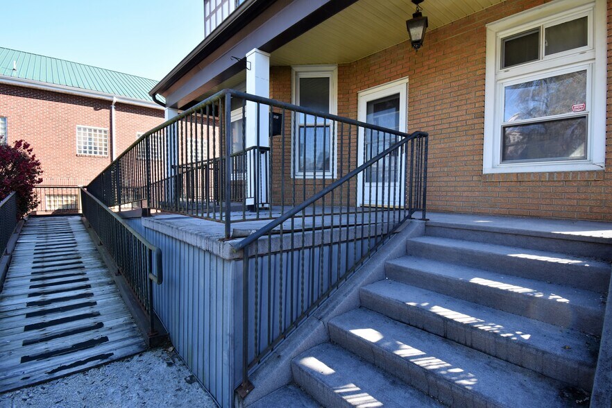 More Photos Of 281 Main St, Greenville Medical For Sale