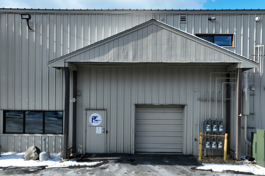 More Photos Of 89 Newburyport Tpke, Ipswich Light Manufacturing For Lease