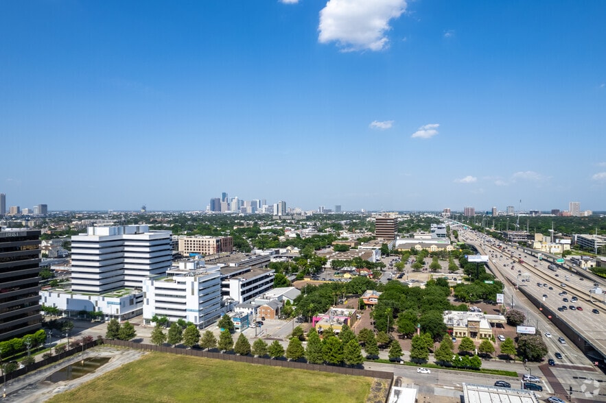 More Photos Of 3701-3801 Kirby & 2401 Portsmouth, Houston Unknown For Lease