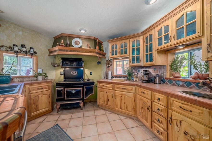 More Photos Of 19400 Scenic Dr, Redwood Valley Specialty For Sale