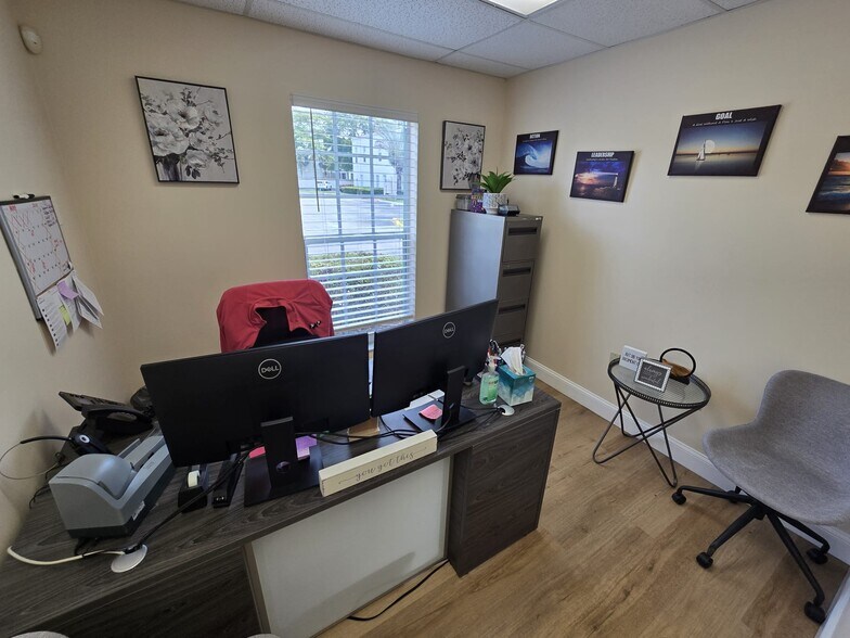 More Photos Of 7777 N University Dr, Tamarac Medical For Sale