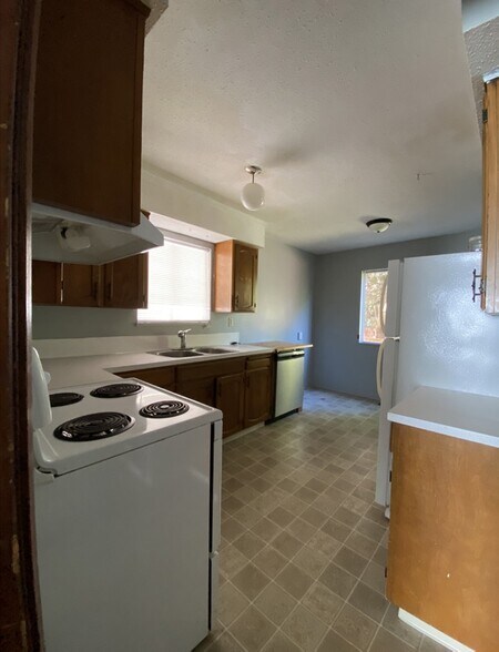 More Photos Of 15855 Vine Av, White Rock Land For Sale