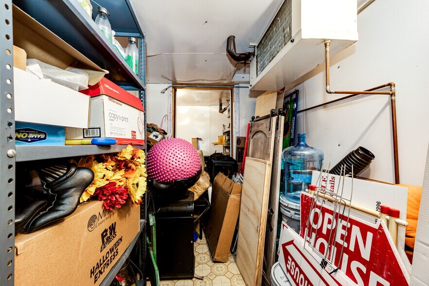 More Photos Of 228 Comanche St, Kiowa Office For Sale