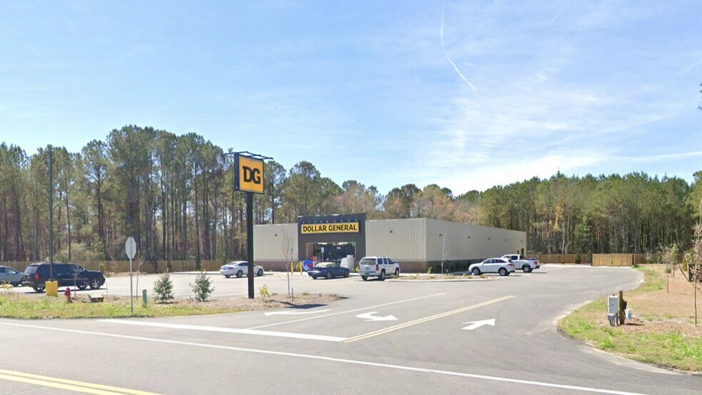 Primary Photo Of 1376 Red Bluff Rd, Loris General Retail For Sale
