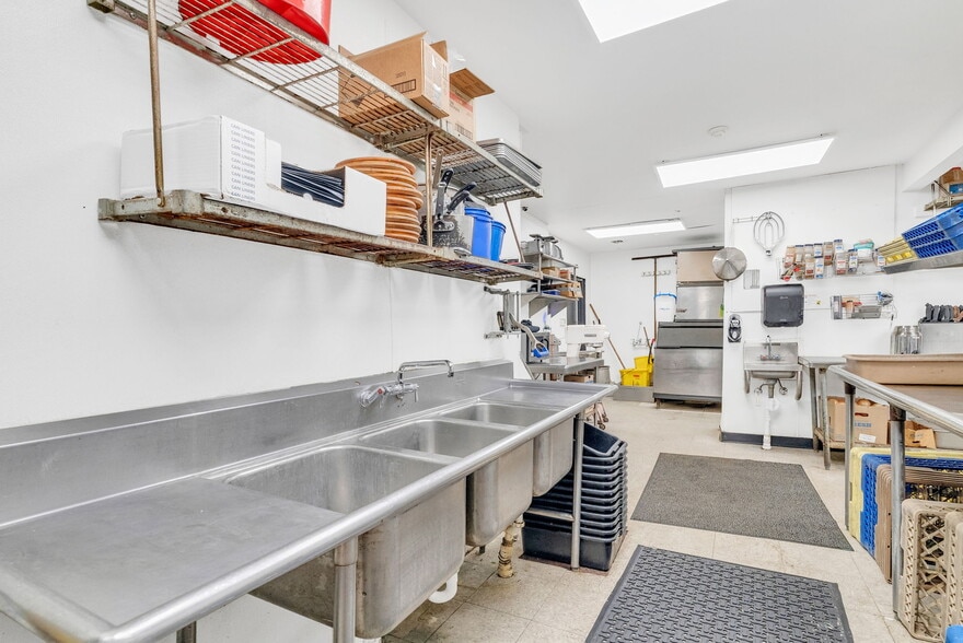 More Photos Of 119 Clinton Ave, Saint Clair Restaurant For Sale