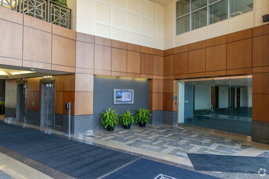 More Photos Of N17W24222 Riverwood Dr, Waukesha Office For Lease