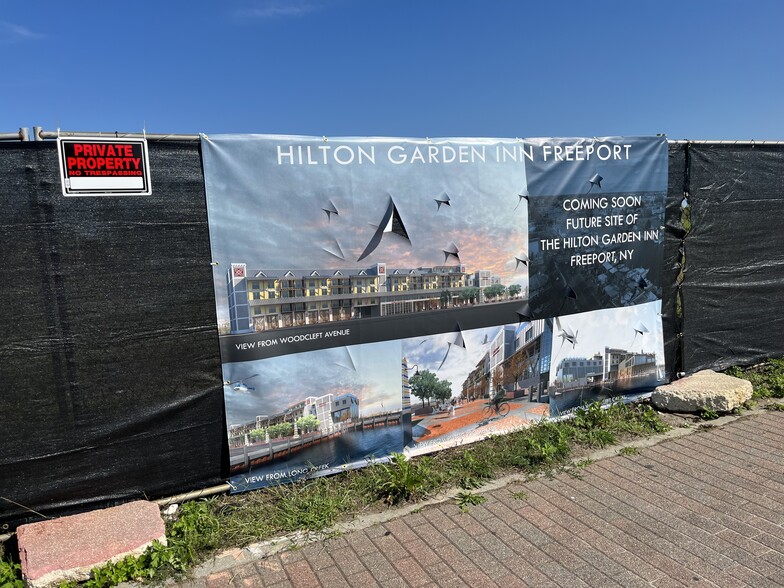 More Photos Of 405 Woodcleft Ave, Freeport Land For Sale