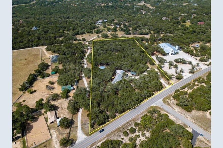 More Photos Of 15431 Fitzhugh Rd, Dripping Springs Showroom For Sale