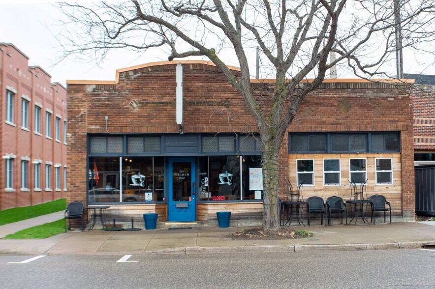Primary Photo Of 338 5th Ave N, Bayport Restaurant For Sale