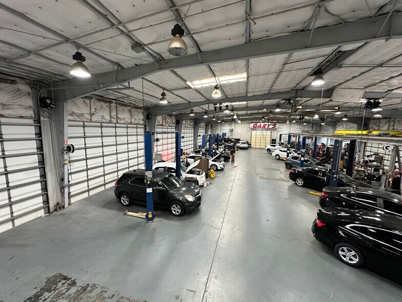 More Photos Of 1125 N Walton Walker Blvd, Irving Warehouse For Sale