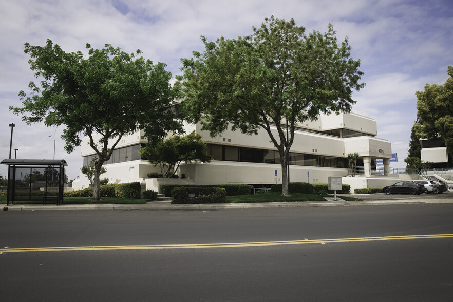 Primary Photo Of 4701 Sisk Rd, Modesto Office For Lease