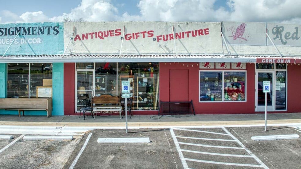 More Photos Of 4321-4343 S Alameda St, Corpus Christi Storefront For Sale