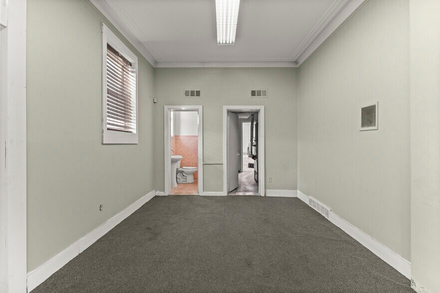 More Photos Of 5420 Oakman Blvd, Dearborn Warehouse For Sale