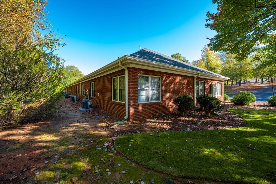 More Photos Of 500 Sun Valley Dr, Roswell Medical For Lease