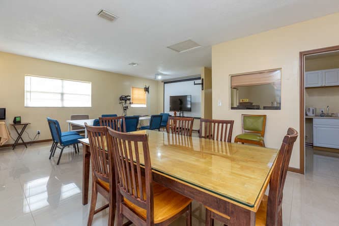 More Photos Of 1000 Foster Rd, Hallandale Beach Religious Facility For Sale