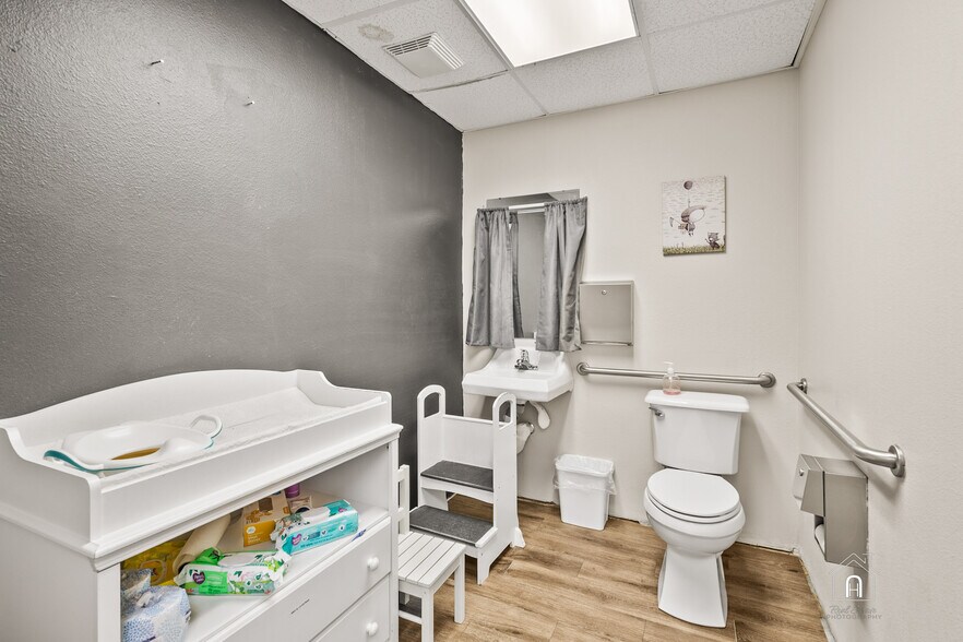 More Photos Of 3501 Sheppard Access Rd, Wichita Falls General Retail For Sale