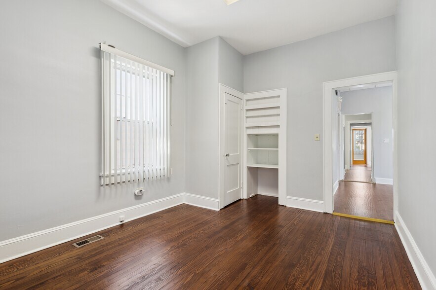 More Photos Of 586 Livingston Ave, North Brunswick Office For Sale